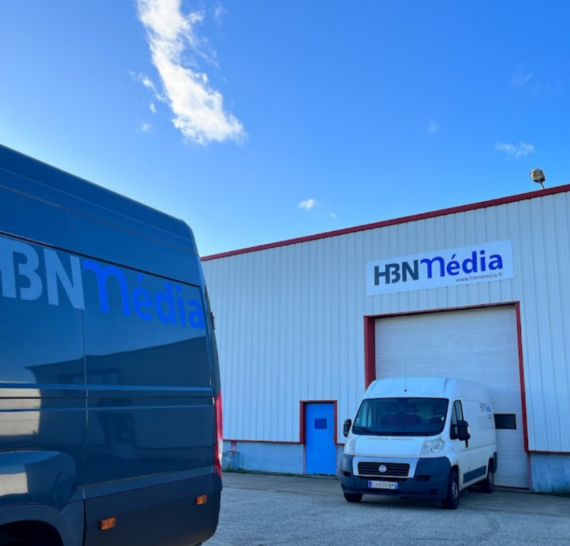 Des hangards de stockage